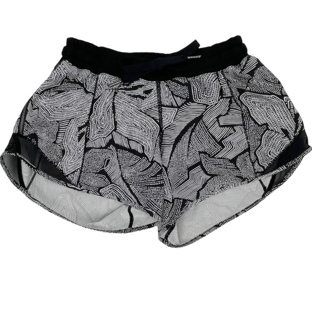 LULULEMON Hottie Hot Shorts Black White Lined Size 8